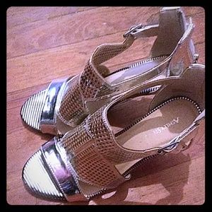Silver shoe size 9W